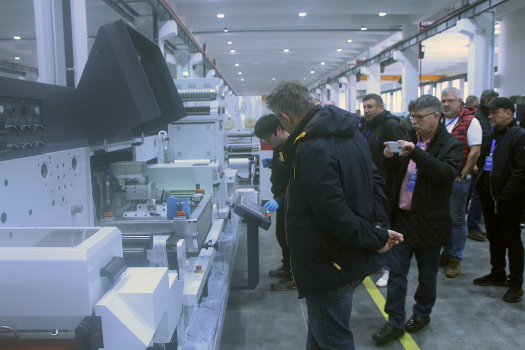 Rhiguan_LabelExpo-4-low.jpg